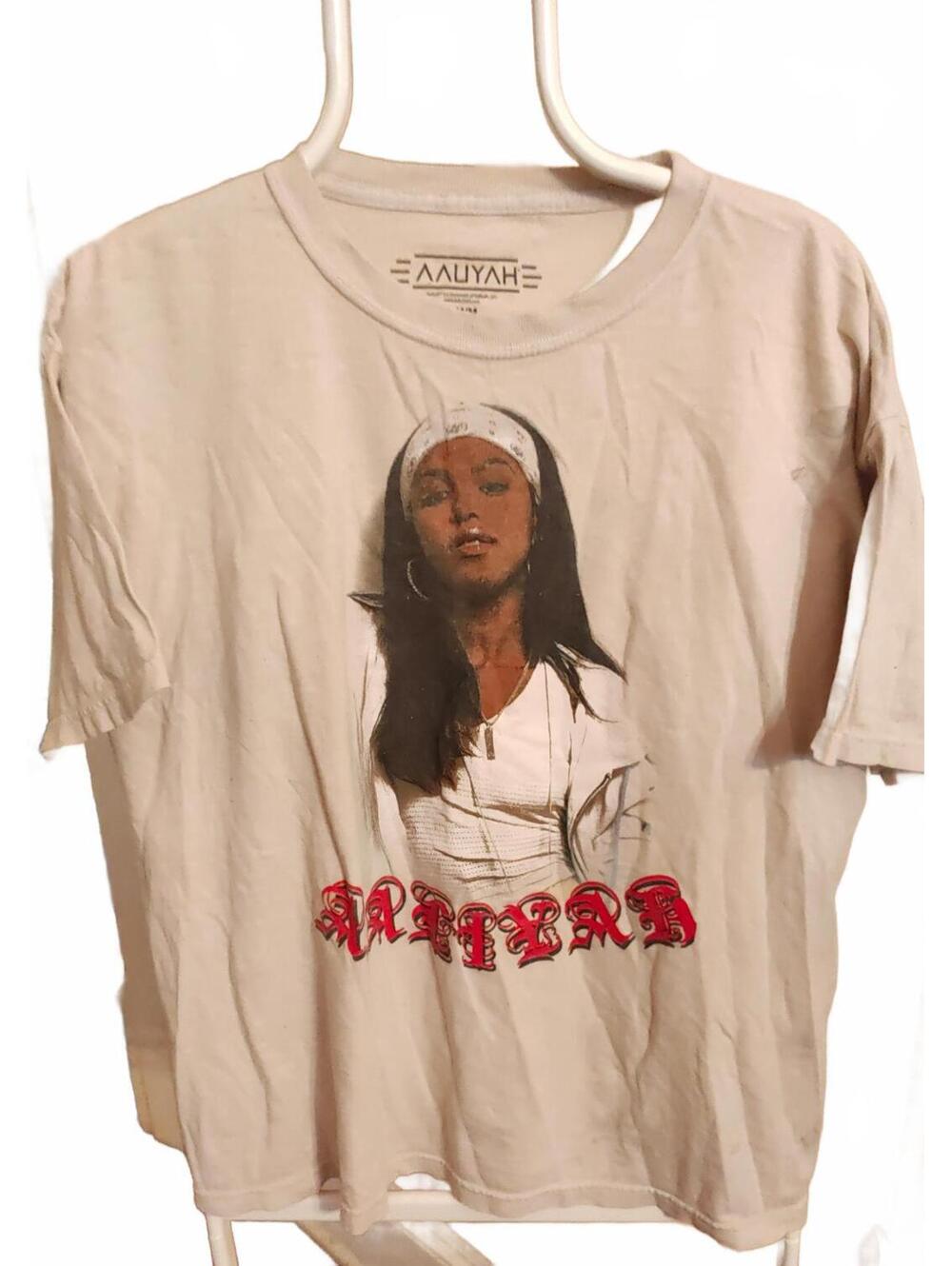 Aaliyah - vintage official T-Shirt Men's M Short Sleeve Graphic tee EUC